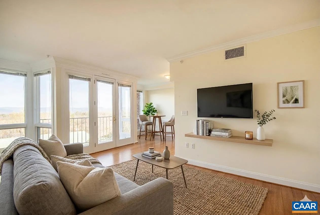 500 Crestwood Dr Unit 1405 photo 1