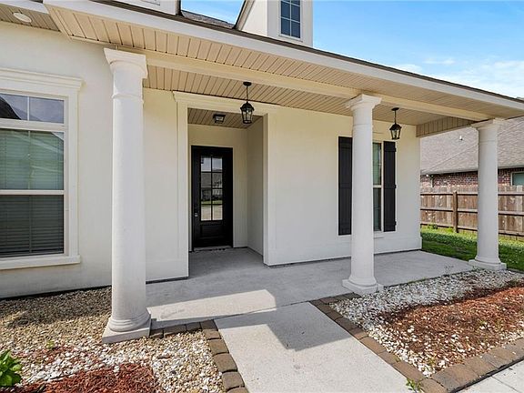 2nd image of 20364 Thornwood Dr