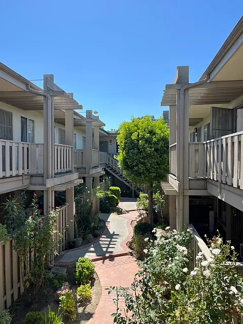 3245 Santa Fe Ave #149