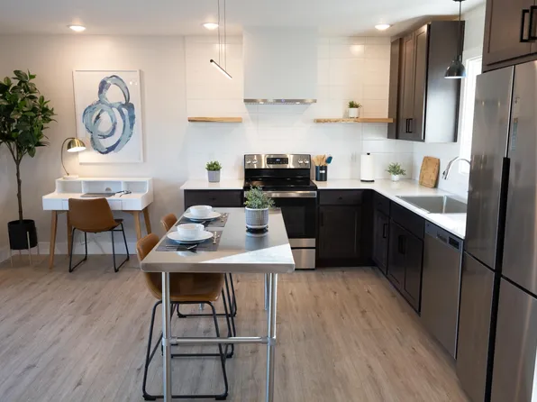 1212 South St #102, Redding, CA 96001