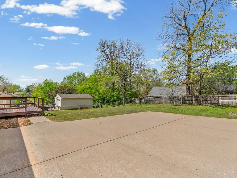 931 Poppy Dr — Photo 29