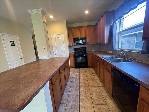 5th image of 1803 Lansing Cove Dr
