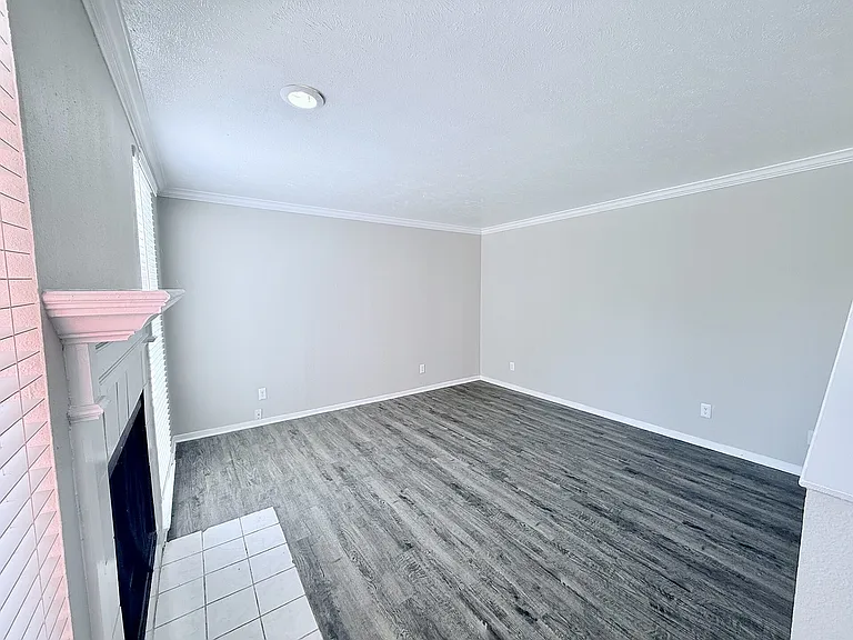 B3 - 2BD, 1.5BA - 1250SF - Living Room