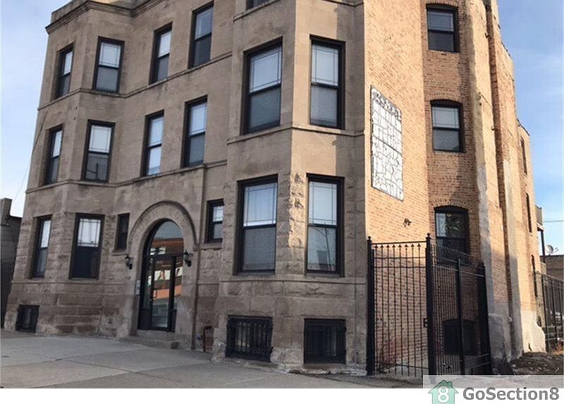 2nd image of 4711 S Indiana Ave #3S