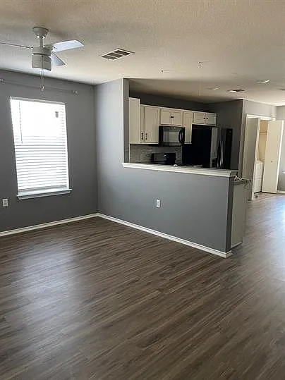 2 bed, 1.5 bath, 1140 sqft, $1,695 — Photo 4