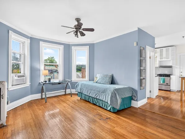 70 Strathmore Rd APT 10B, Brighton, MA 02135