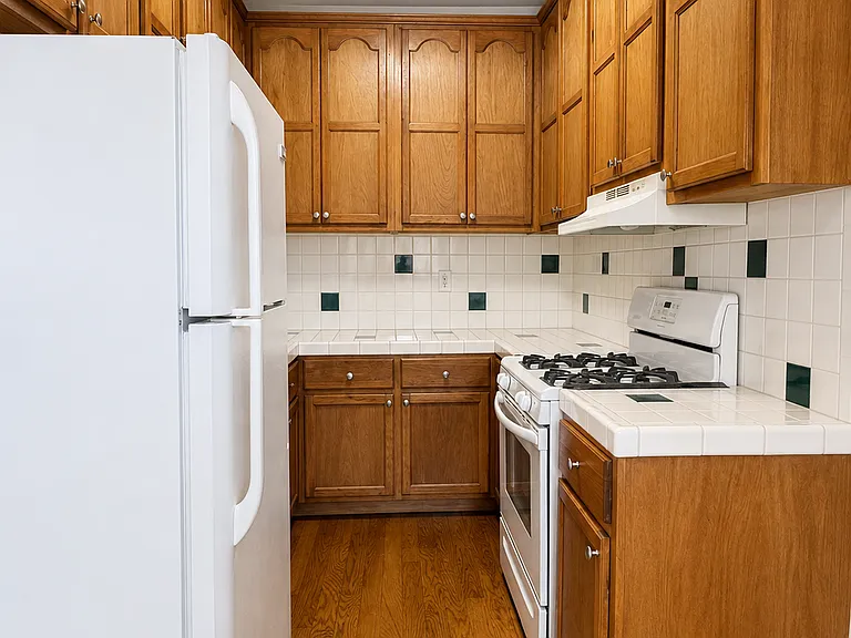 1112 N Kingsley Dr #9 — Photo 7