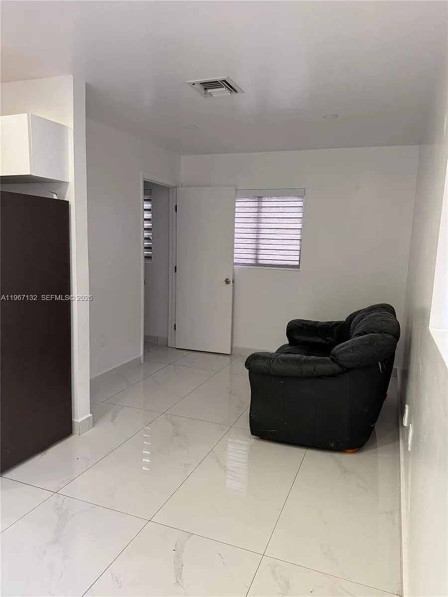 Building Photo - 2340 NW 81st St #1