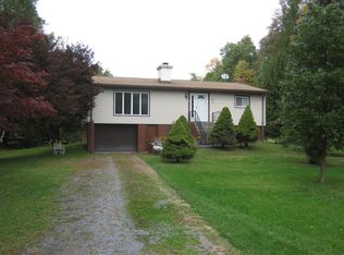 84 W Pine Rd, Staatsburg, NY 12580