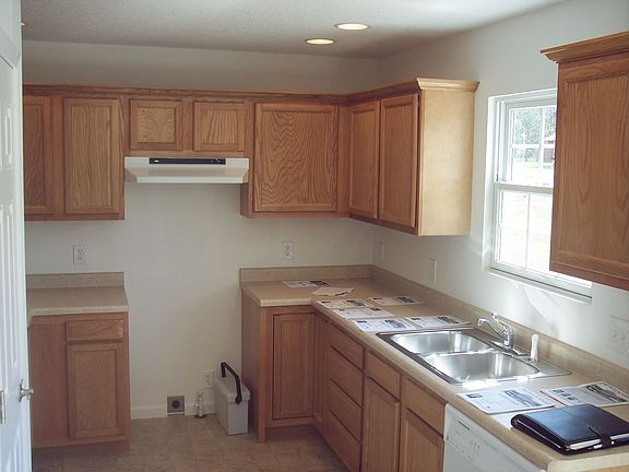 4th image of 934 5th Avenue Dr W