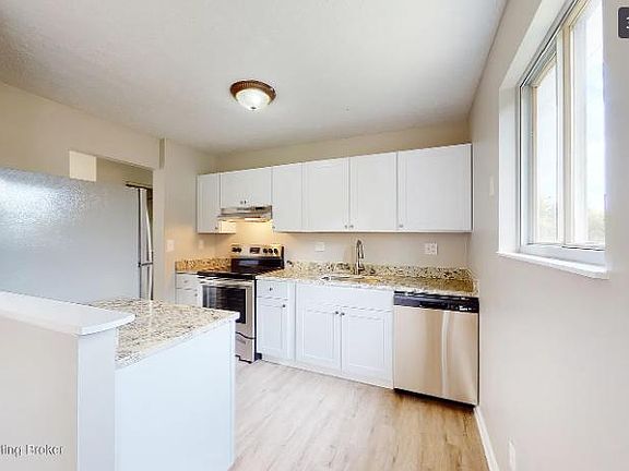 4th image of 5411 Baywood Dr