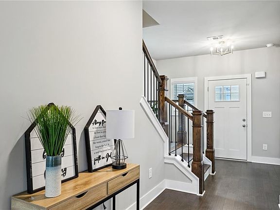 4th image of 3131 Stonegate Dr