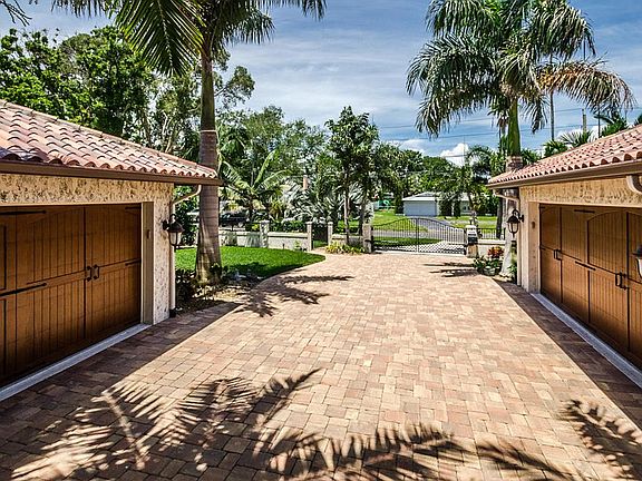 5th image of 3963 Bayshore Blvd NE