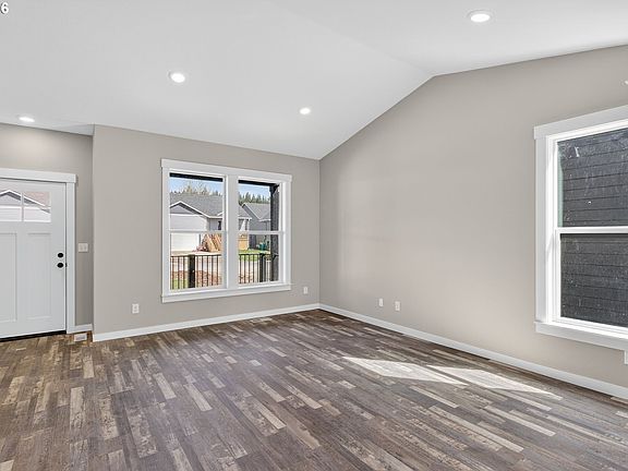 3rd image of 233 E St