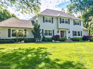 8 Aufra Pl, Holmdel, NJ 07733