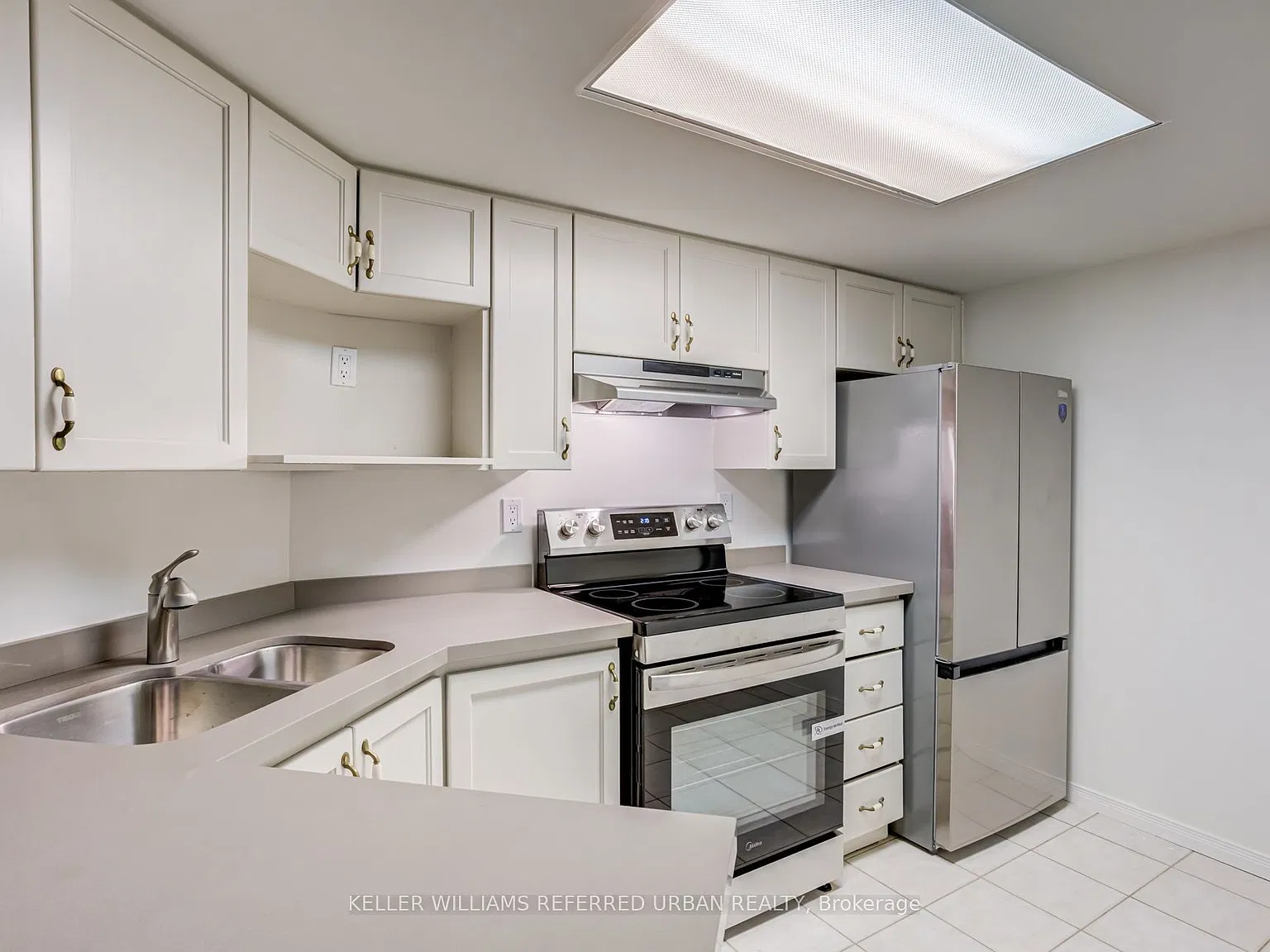 3499 Upper Middle Rd — Photo 2