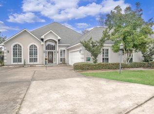 98 Victoria Dr W, Montgomery, TX 77356
