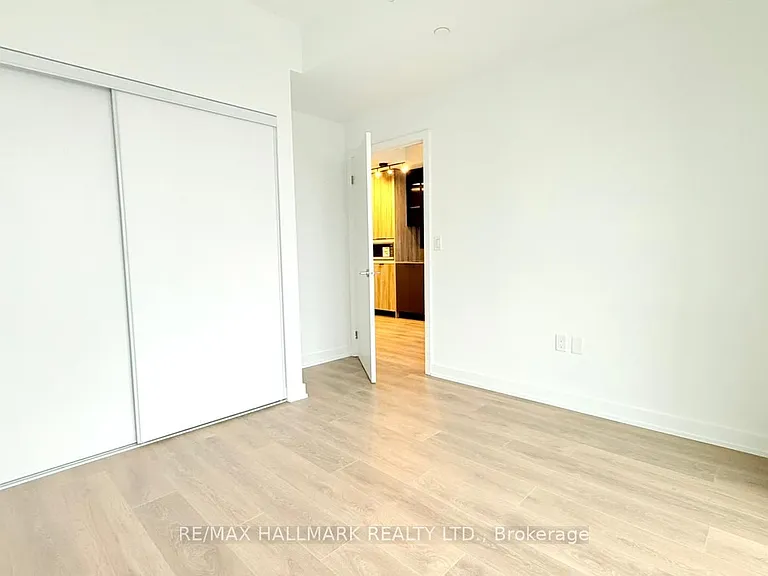 1037 The Queensway #807 — Photo 11