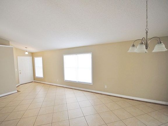 4th image of 356 Burleigh St