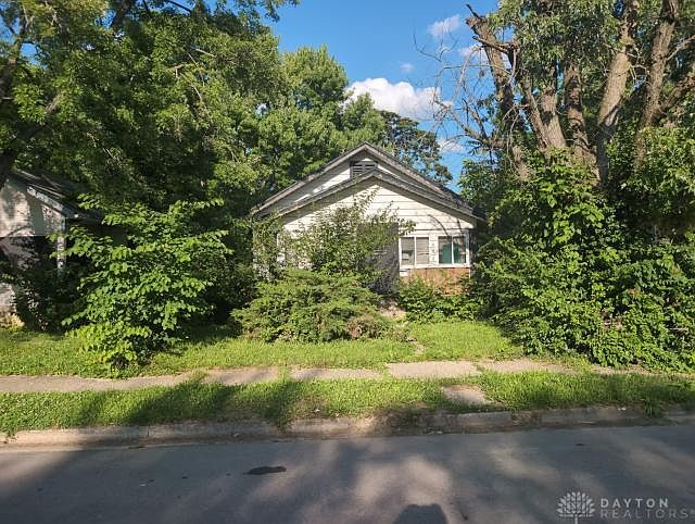 1st image of 916 Leland Ave