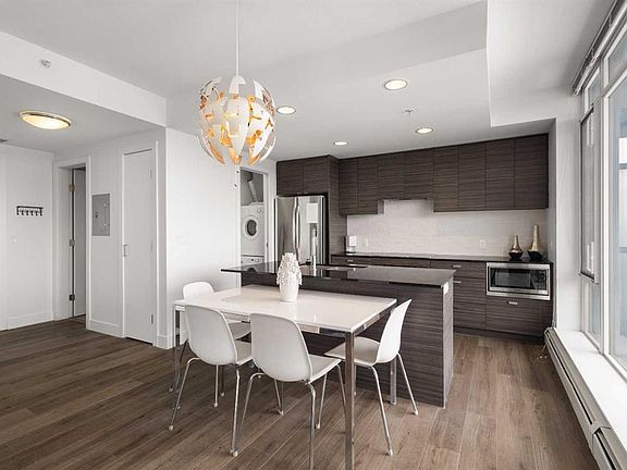 4th image of 1500 W 7th St SW #603