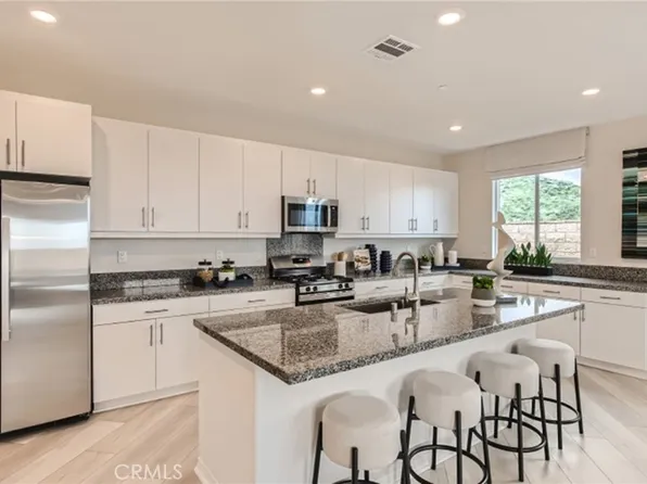 27330 Cades Cove St, Menifee, CA 92585