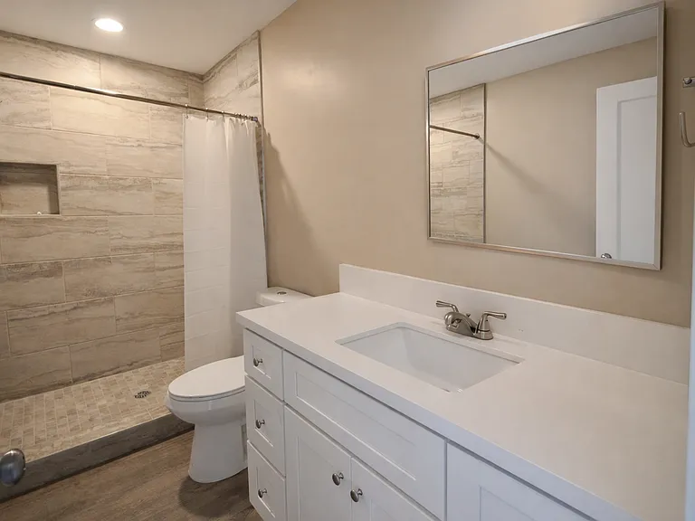 5056 Rockford Dr — Photo 6