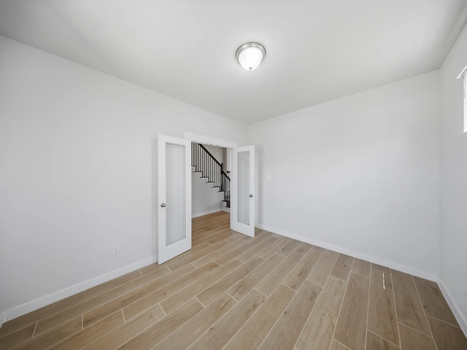 4 bed, 2.5 bath, 2612 sqft, $2,500 — Photo 3