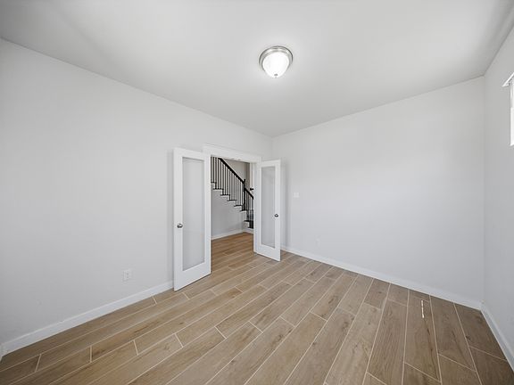 3rd image of 8007 Chasemont Ct