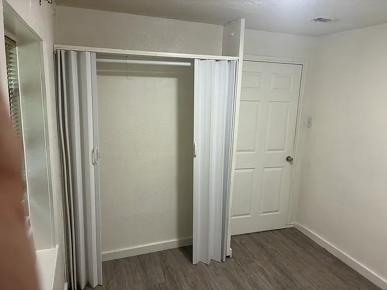 2419 Bonham St #2 — Photo 9