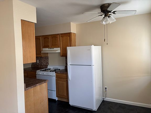 Kitchen & Dining Area