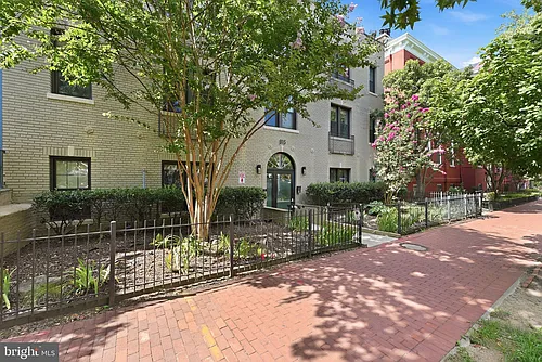 315 G St NE #306 Photo 1