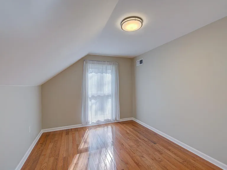 8084 Dogwood Villa Dr — Photo 17