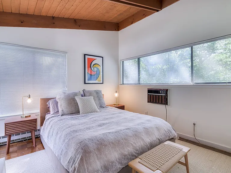 76 Peconic Hills Dr — Photo 10
