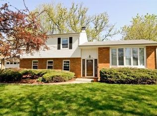 1328 E Joan Dr, Palatine, IL 60074