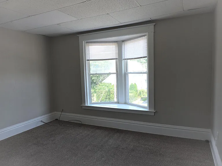901 Alpine Ave NW — Photo 8