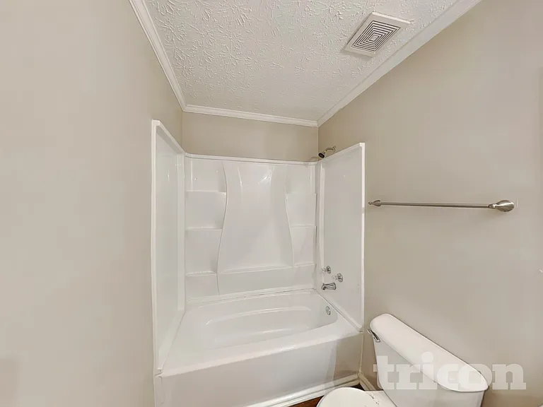 101 Midland Dr — Photo 17