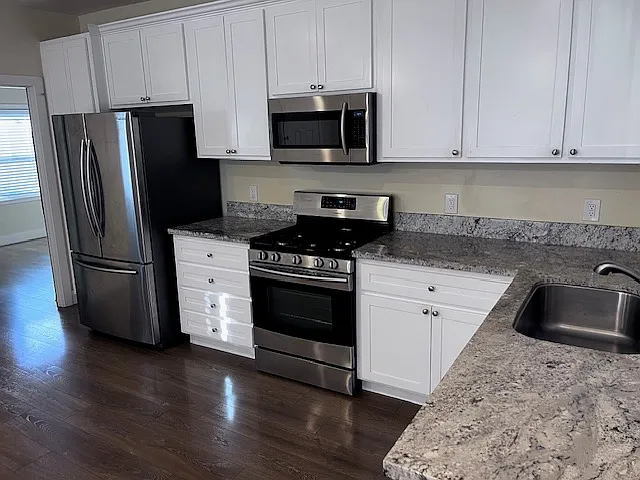 2820 T St #202 — Photo 6
