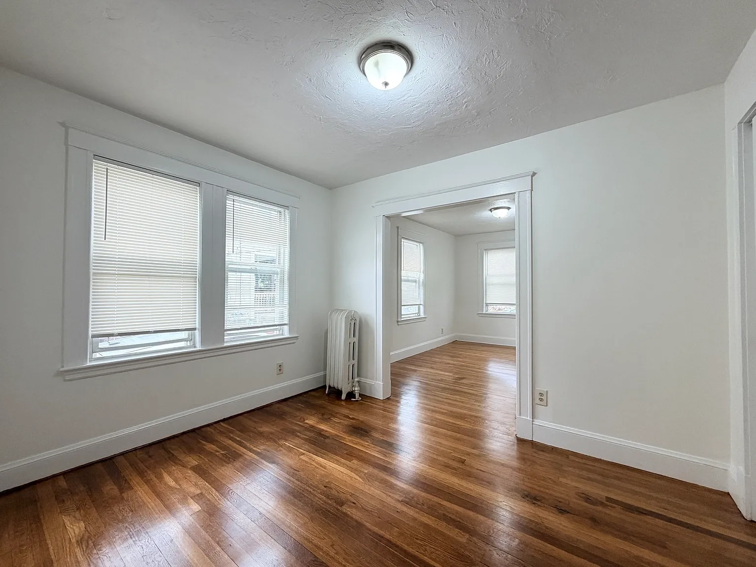 1 bed, 1.0 bath, 700 sqft, $2,300 — Photo 2