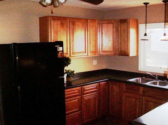 3rd image of 1140 Cheney Ave