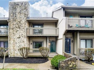 221 Hermitage Ct, Dayton, OH 45459