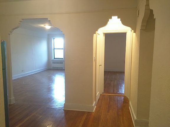 4th image of 4542 41st St #11G