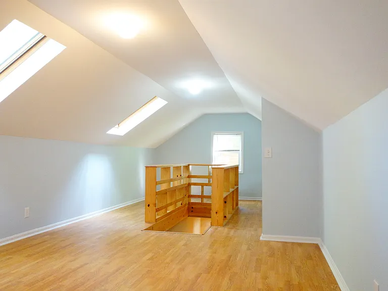 8405 Greenwood Ave — Photo 52