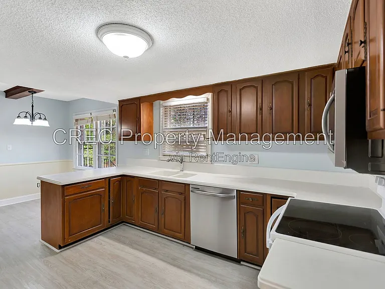 321 Shaftesbury Ln — Photo 51