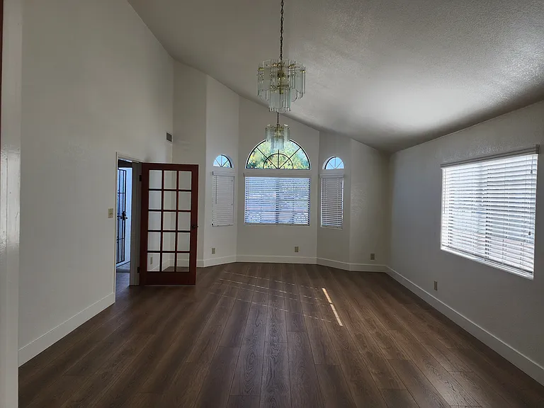 121 Kellog Ave — Photo 32