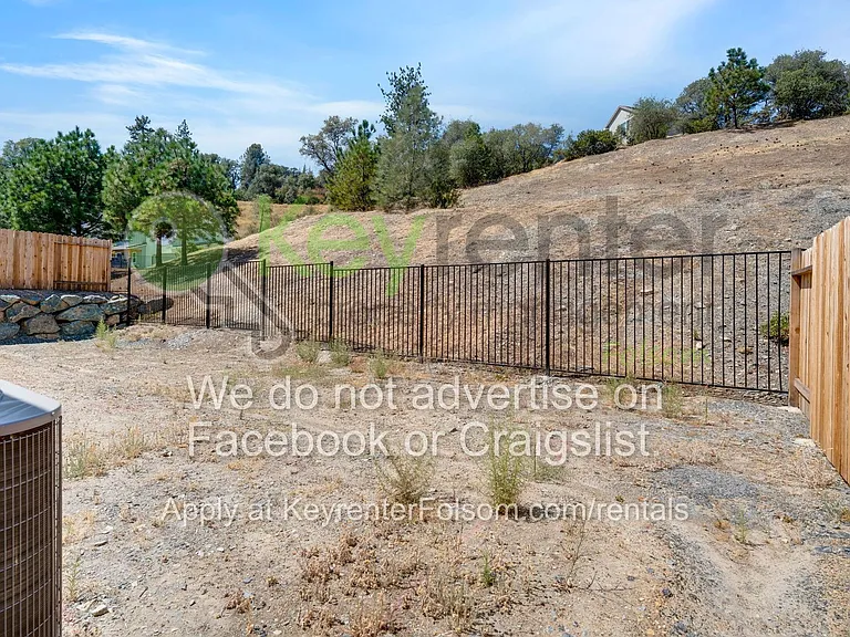 1012 Utah Dr — Photo 33