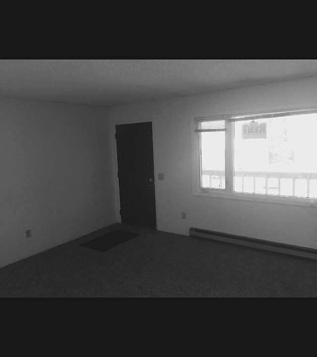 Living Room/separate dining area