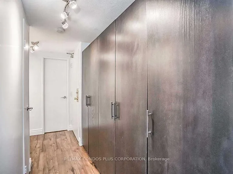 720 Spadina Ave #1011 — Photo 14