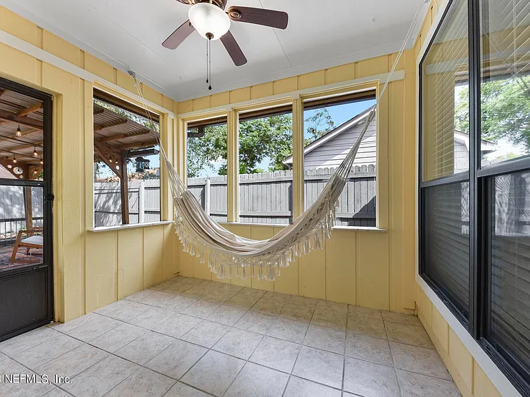9126 Trevi Cir W — Photo 23