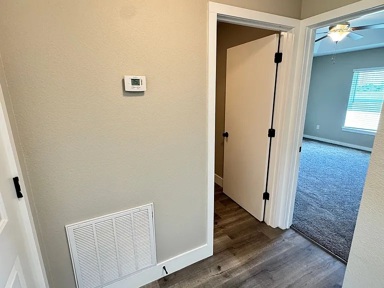 8833 Hampshire Dr — Photo 21
